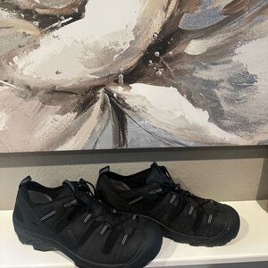 Keen Black Athletic Shoes with Rugged Sole and Toe Protection